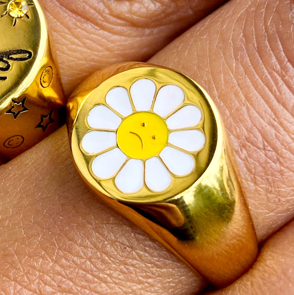 GRUMPY DAISY RING